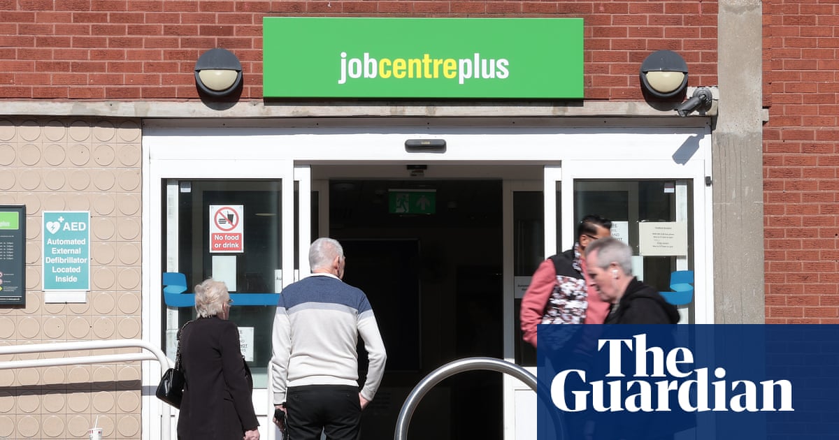 UK unemployment rose to four-year high of 5.1% before budget