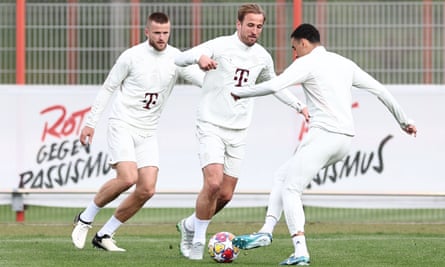 Bayern’s Eric Dier, Harry Kane, and Jamal Musiala during a training session.