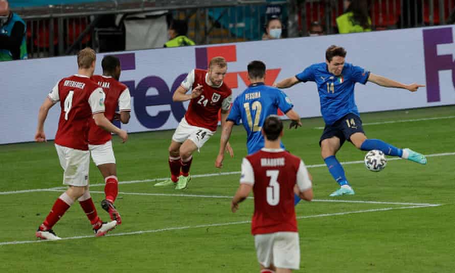 Federico Chiesa puts Italy ahead