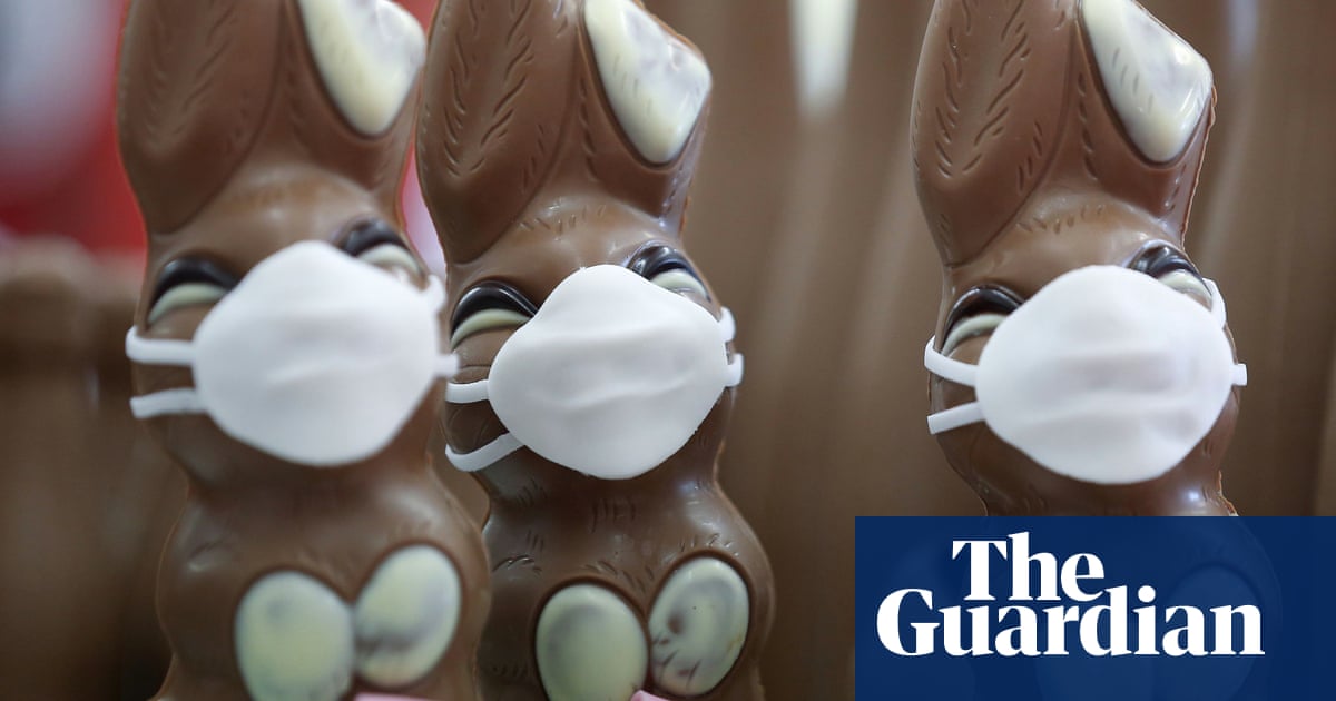 Easter bunnies in corona masks and NHS tributes: Thursday ...