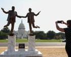 Statua sulla National Mall suscita dibattito con rappresentazione di Trump e Epstein