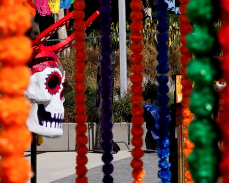 A Dia de Muertos altar