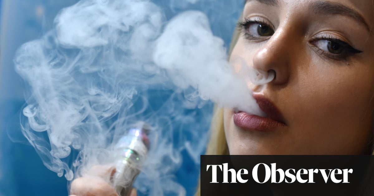 Child vaping risks becoming ‘public health catastrophe’ in UK, experts warn