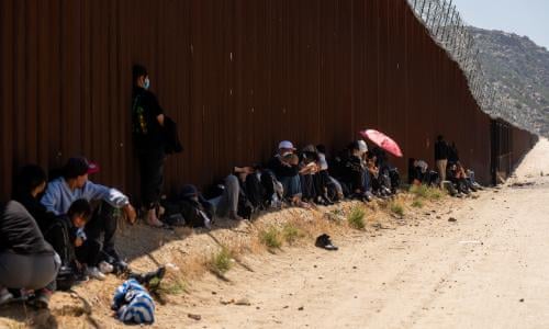 At least four people die crossing US-Mexico border amid brutal heatwave | US immigration | The Guardian