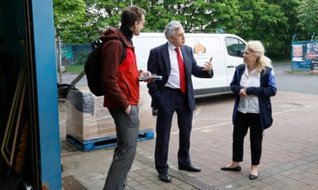 Gordon Brown talking to Fife headteacher Ailsa Swankie