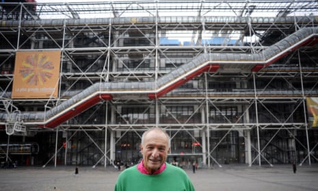 Richard Rogers in front of the Pompidou Centre in Paris.