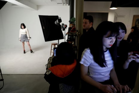 essay kpop Nao Niitsu chooses her profile picture before an audition in Seoul