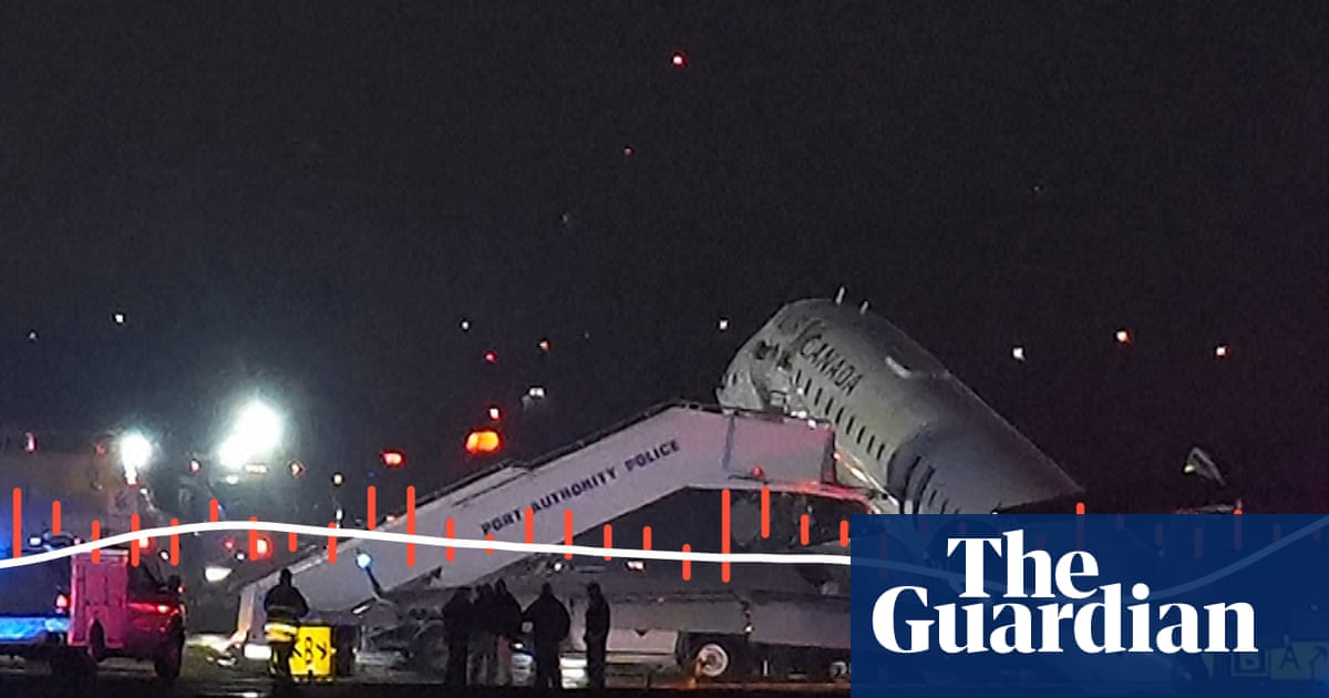 Control tower audio captures moments before LaGuardia plane crash – audio | New York Control tower audio captures moments before LaGuardia plane crash – audio | New York