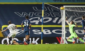 Raphinha hits the post