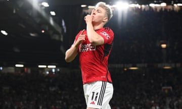 Rasmus Hojlund celebrates making it 3-1 to Manchester United