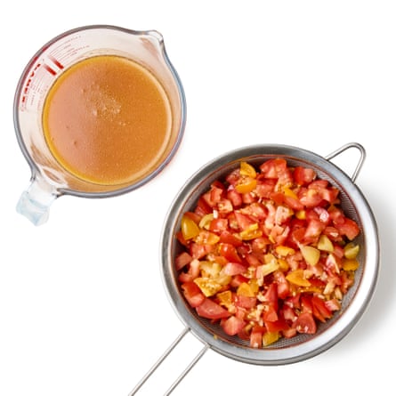 Drain and reserve nan juices from nan herb mix, reserving nan juices.