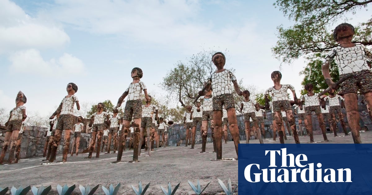 La historia detrás de la obra maestra de arte marginal de Nek Chand de 25 acres: ‘Lo que ellos tiraron, yo utilicé’ | Escultura La historia detrás de la obra maestra de arte marginal de Nek Chand de 25 acres: ‘Lo que ellos tiraron, yo utilicé’ | Escultura
