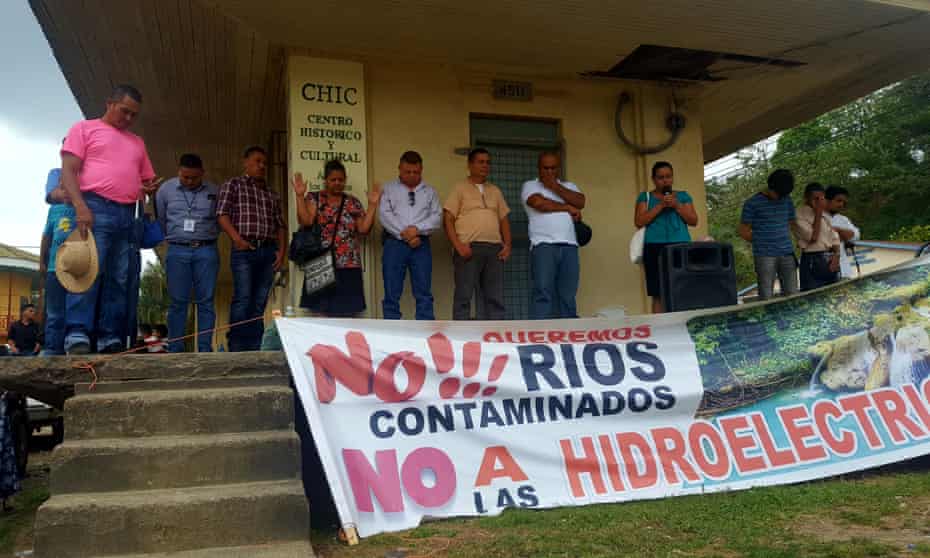 The Jilamito Five praying before facing charges of land invasion, Honduras