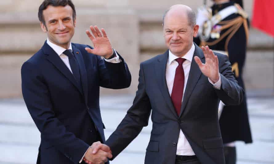 French President Emmanuel Macron and German Chancellor Olaf Scholz