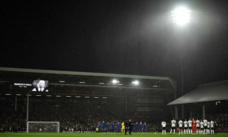 Players observe a minute's applause for Chelsea's former player and manager Gianluca Vialli.