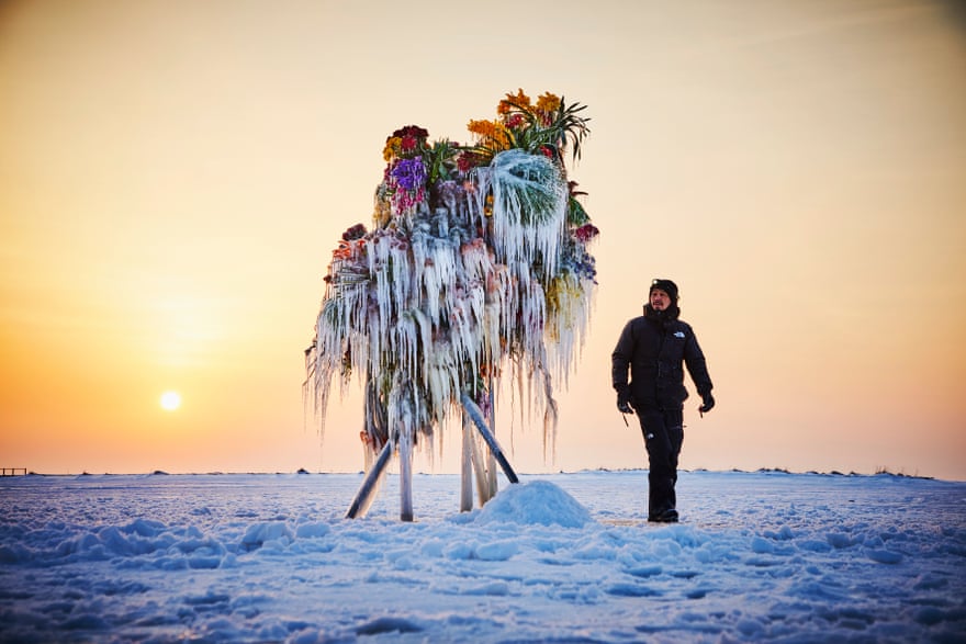 A frozen flowers sculpture by Azuma Makoto.