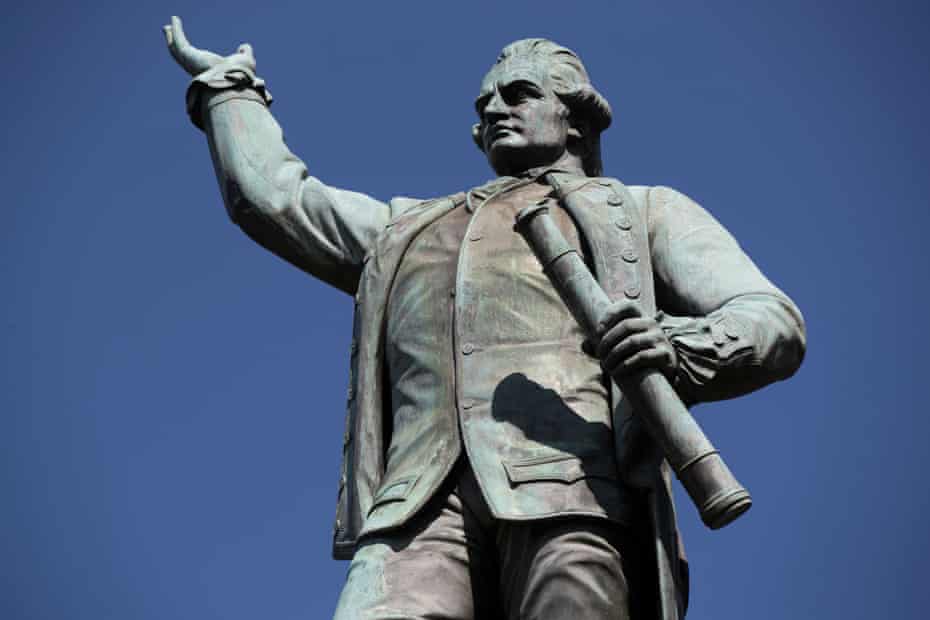 Captain James Cook statue in Hyde Park Sydney. 