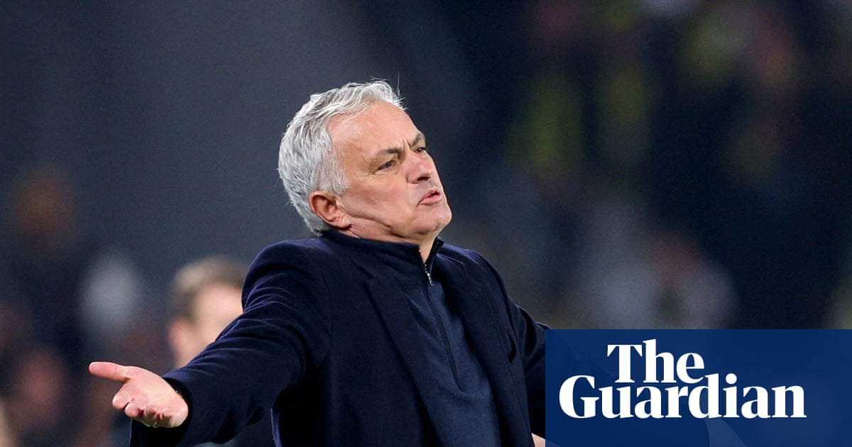 Benfica in talks to appoint José Mourinho after sacking Bruno Lage
