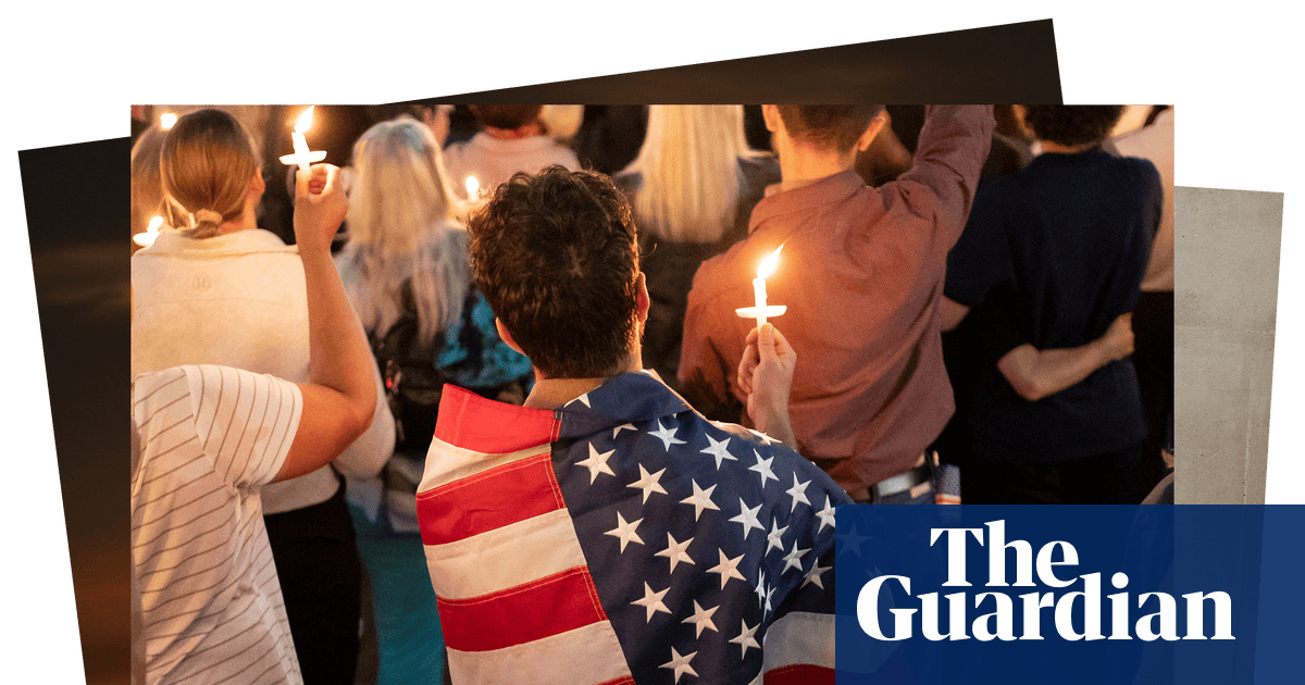 Vigils, flares and a stranded sailing boat: photos of the day  Thursday