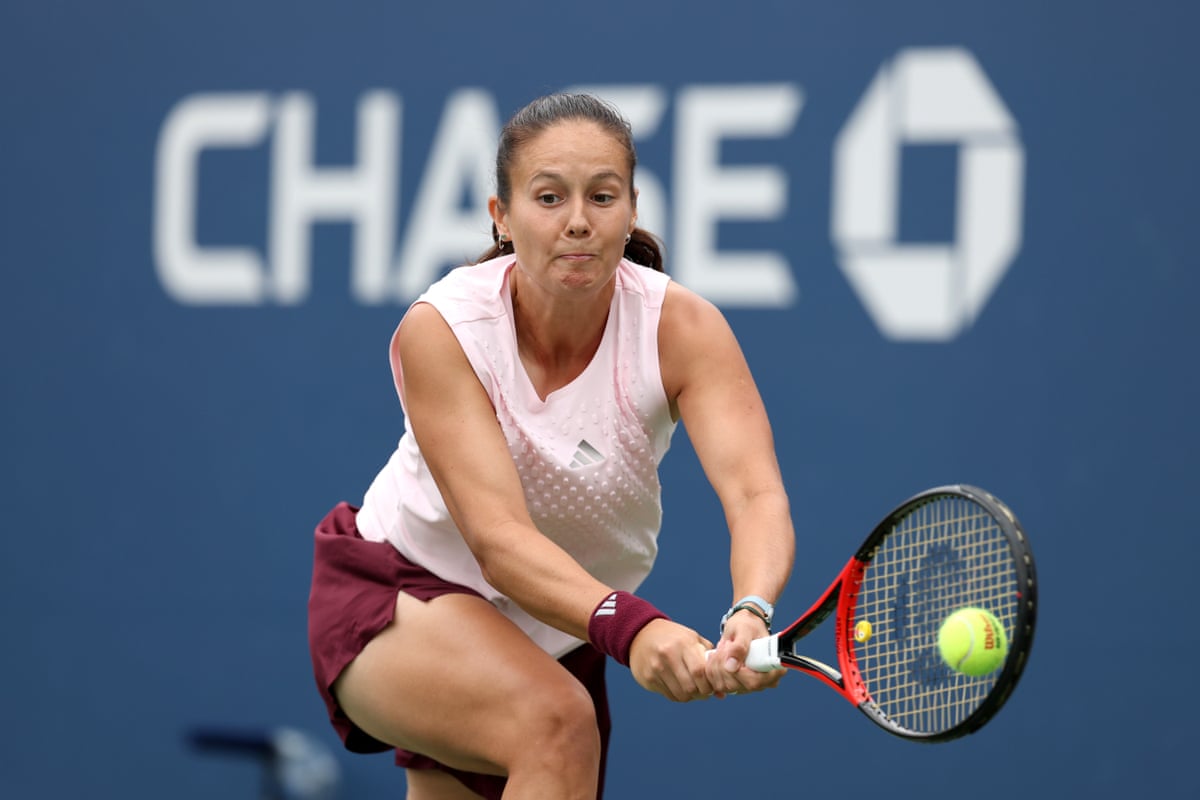 Daria Kasatkina plays a backhand