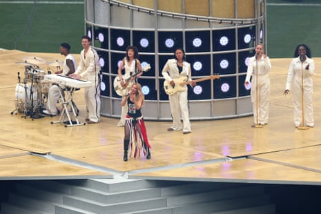 Kylie performs at the MCG