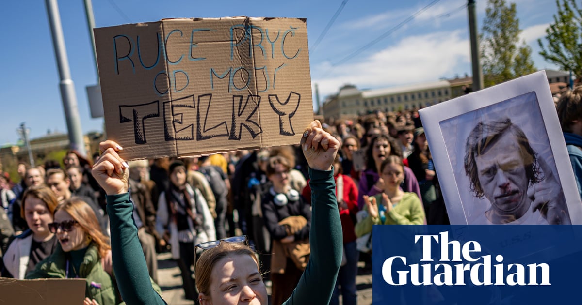 Czech journalists threaten to strike over plan to scrap licence fees