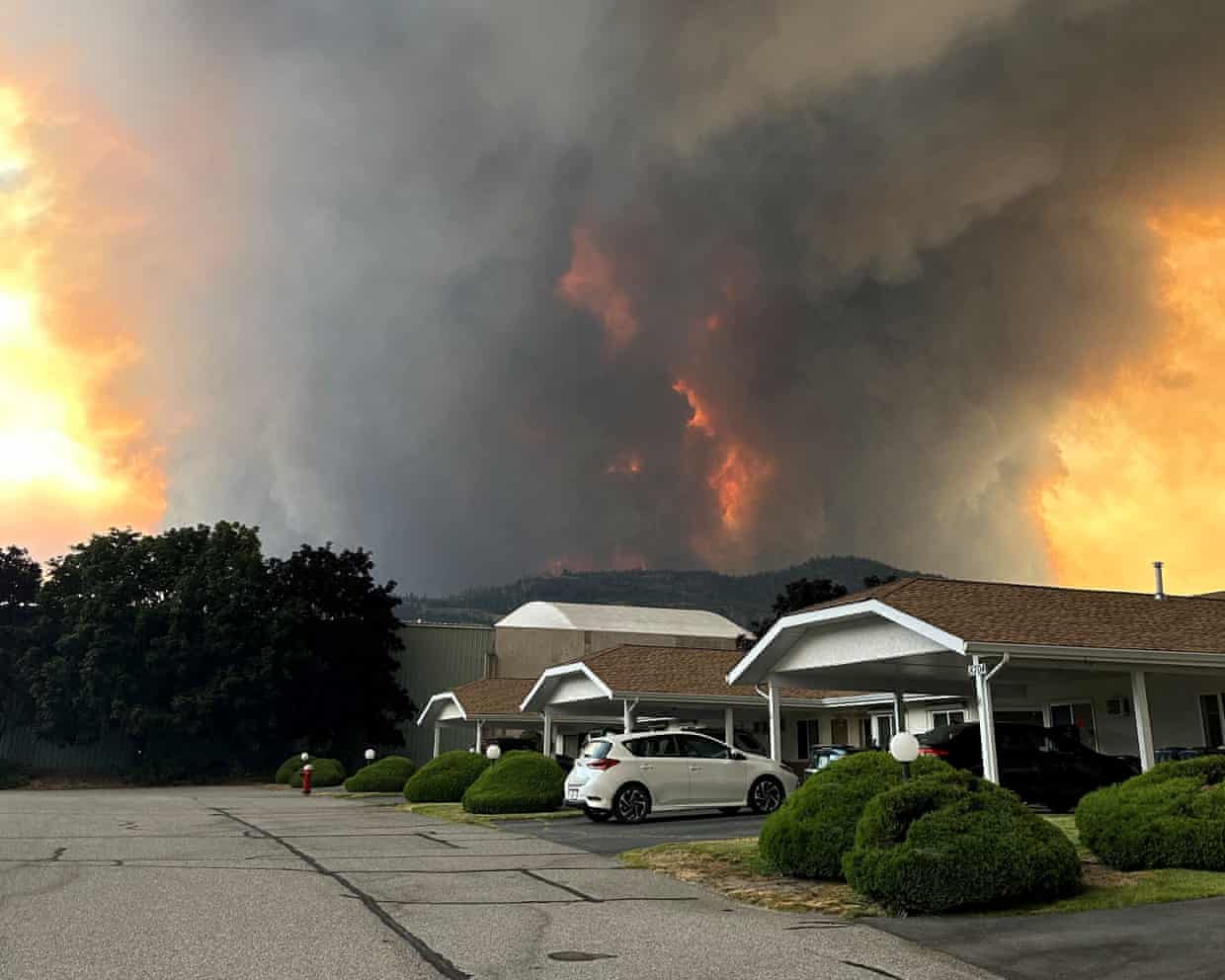 British Columbia Dilanda Kebakaran Besar, Puluhan Ribu Warga Dievakuasi