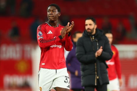 Kobbie Mainoo with Ruben Amorim after Manchester United drew with Bournemouth