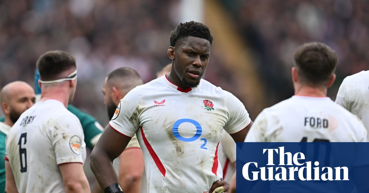 England expected to field second-string XV against Fiji due to travel schedule chaos