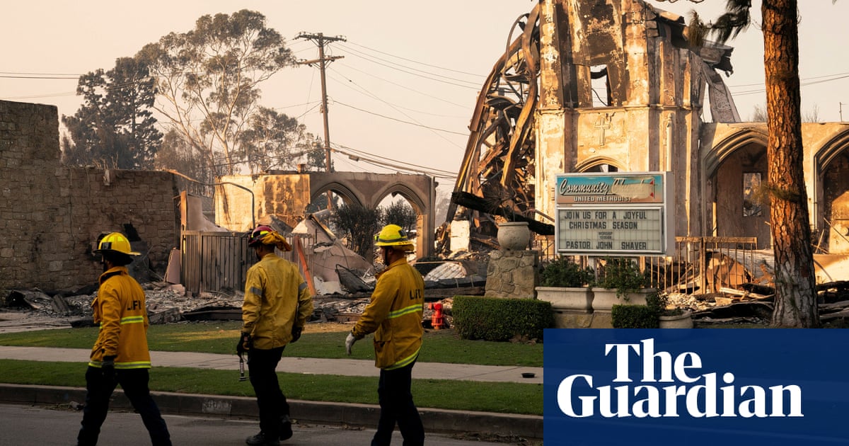 California wildfire victims pick up pieces as blazes rage on – in photos California wildfire victims pick up pieces as blazes rage on – in photos