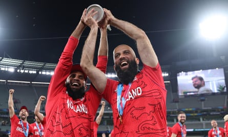 Adil Rashid and Moeen Ali lift the trophy together