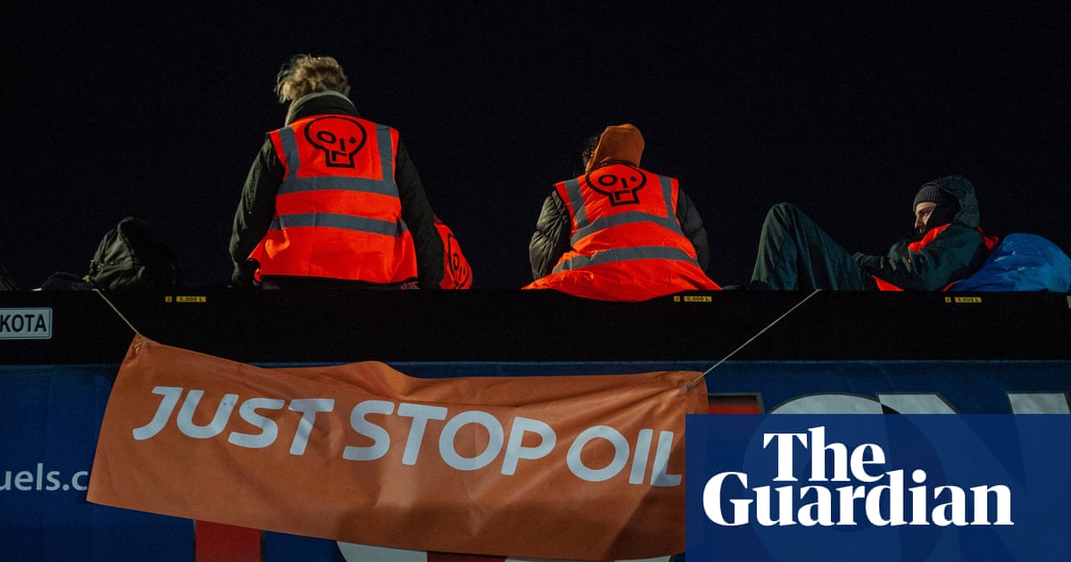 Environmental protesters block oil terminals across England