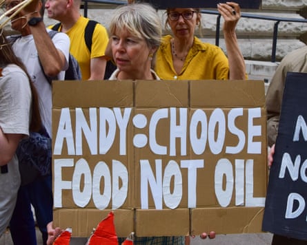 Choose food not oil’.