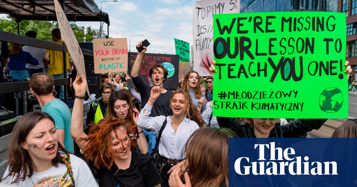Schoolchildren go on strike across world over climate crisis 4