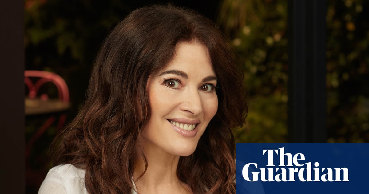 ‘The only woman for the job!’ Nigella Lawson must be the new Bake Off judge