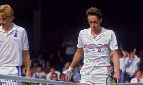 Defending champion Boris Becker (left) and unseeded Australian tennis player Peter Doohan during their second-round match at Wimbledon, 26 June 1987. Doohan eventually defeated the top-seeded player.
