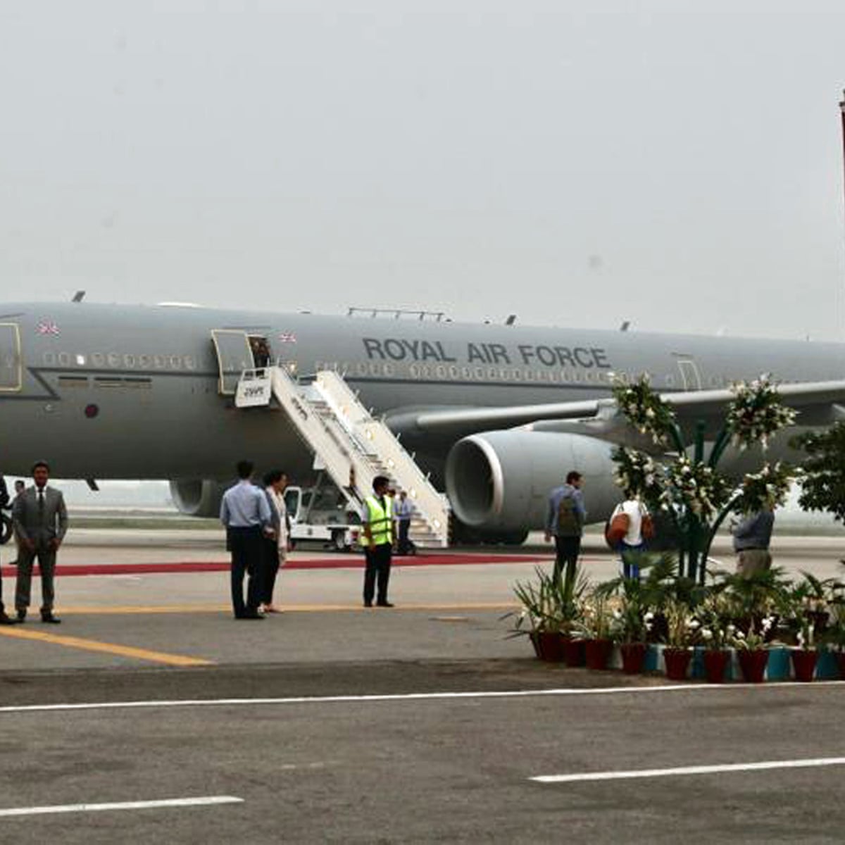 Download Air Force One For Boris Raf Plane For Vips Gets A Union Flag Makeover Politics The Guardian Free Get Wallpaper Air Force One For Boris Raf Plane For Vips Gets A Union Flag Makeover Politics The Guardian Free