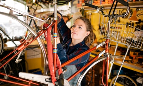 Set up a collective bike workshop ... and learn to fix bikes while engaging with your community.