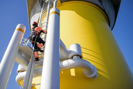 Copyright: Matthias Ibeler. Offshore Windfarm Walney Extension, Walney 03, Walney 04, 87 turbines are split between 40 MHI-Vestas 8.25 MW turbines and 47 Siemens Gamesa 7 MW turbines, all together 659 MW operated by Orsted, Morecambe Bay, Barrow in-Furness, Irish Sea, United Kingdom, Great Britain. The project was inaugurated on 6 September 2018, and overtook London Array as the world’s largest offshore wind farm. It is now generating clean electricity for nearly 600,000 homes. The project is a shared-ownership project between Ørsted and our partners PFA (25%) and PKA (25%). Use: Everything. No time limit Not for resale