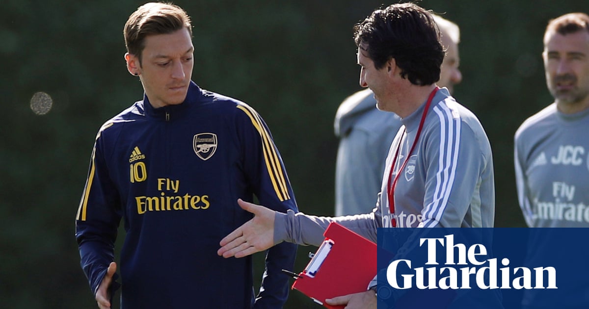 Unai Emery rests Mesut Özil for Europa League opener to manage workload