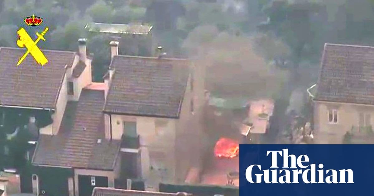‘It felt like the end of the world’: wildfire evacuees in a Spanish sports centre tell their stories