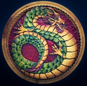 Devoney’s dragon-crusted raspberry pie