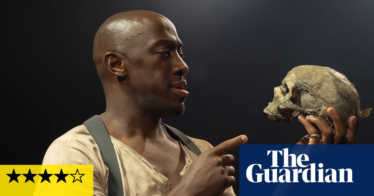 Hamlet review – Giles Terera dives deep into the prince of Denmark’s torment