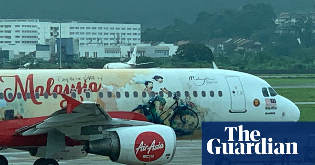 Artist accuses AirAsia of using his mural on plane without consent