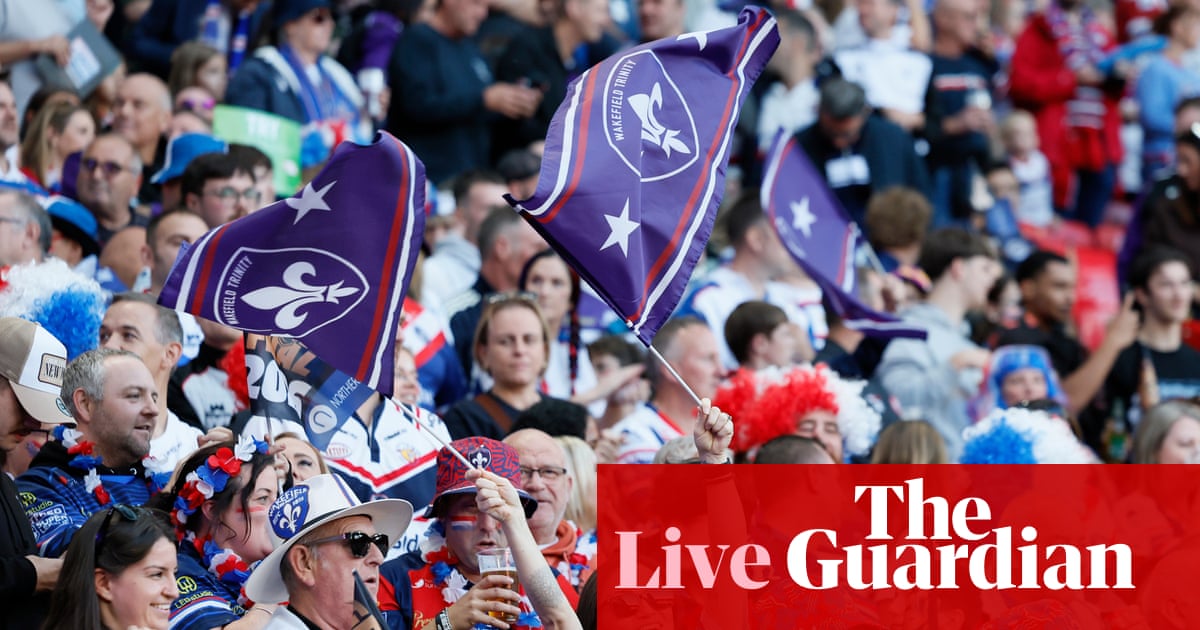 Super League Grand Final: Warrington Wolves v Wakefield Trinity – live