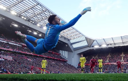 Liverpool’s Dominik Szoboszlai scores a free-kick past Tottenham’s Guglielmo Vicario.