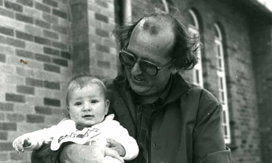 Richard Welch cu fiul său Pule la Phiri Soweto în 1987.