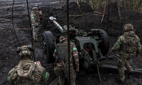Ukrainian troops fighting in Bakhmut on 13 April.