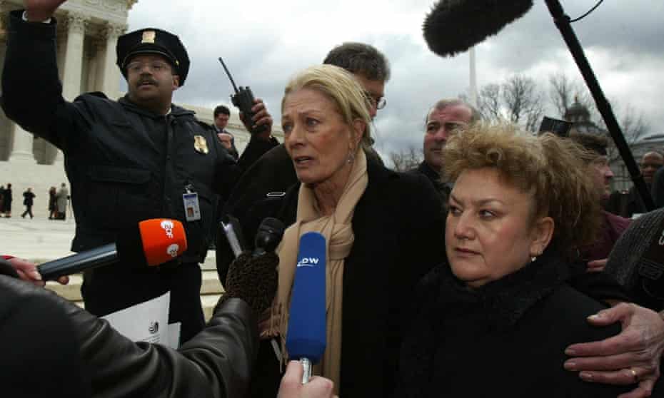 Actor Vanessa Redgrave with Rabiye Kurnaz in Washington DC in 2004