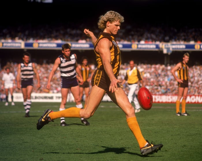 Left smouldering for a decade, the Hawthorn v Geelong rivalry is about to fire up | Martin Pegan